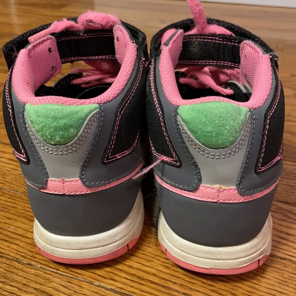 Nike high tops pink & gray leopard print size 4.5Y - Picture 5 of 9